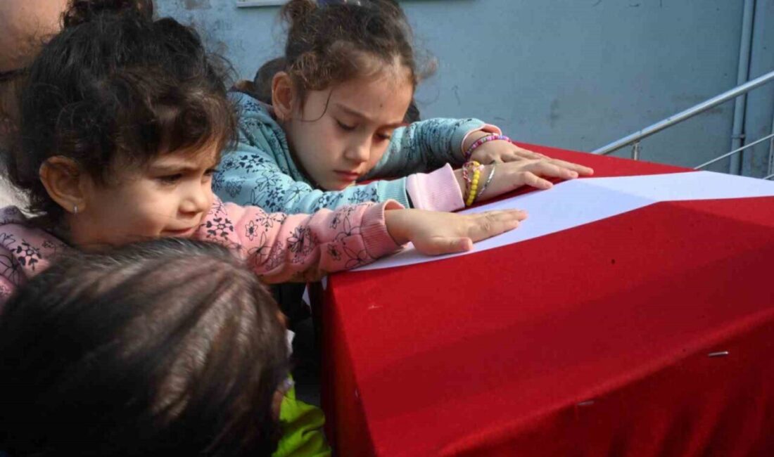 Jandarma Astsubay Kıdemli Başçavuş Mustafa Yılmaz, Kalp Krizi Sonucu Hayatını Kaybederek Son Yolculuğa Uğurlandı Zonguldak'ın Çaycuma ilçesinde kalp krizi nedeniyle hayatını kaybeden Jandarma Astsubay