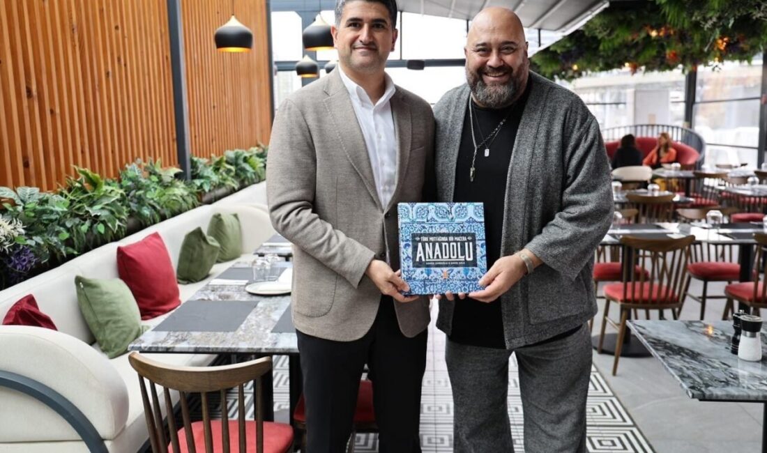 Ataşehir’de Somer Sivrioğlu, Belediye Başkanı Onursal Adıgüzel ile Ata Teras’ta buluştu Ataşehir Belediye Başkanı Onursal Adıgüzel, somer Sivrioğlu’nu Ata Teras’ta ağırladı.