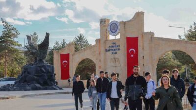 Atatürk Üniversitesi Kalkındırma Vakfı, 2025-2026 eğitim-öğretim dönemi burs başvurularını 17