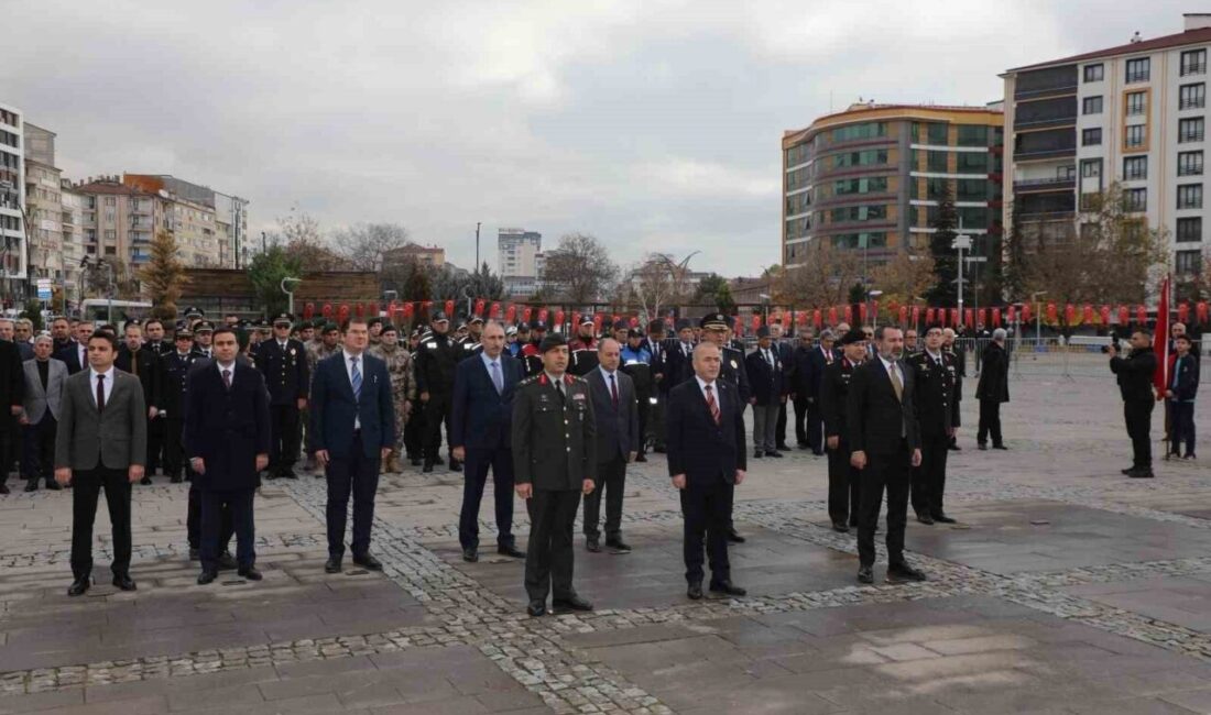 Atatürk’ün Elazığ’a Ayak Basışının 88 Yılı Kutlandı Gazi Mustafa Kemal Atatürk'ün Elazığ'a gelişinin 88. yıldönümü, valilik önünde