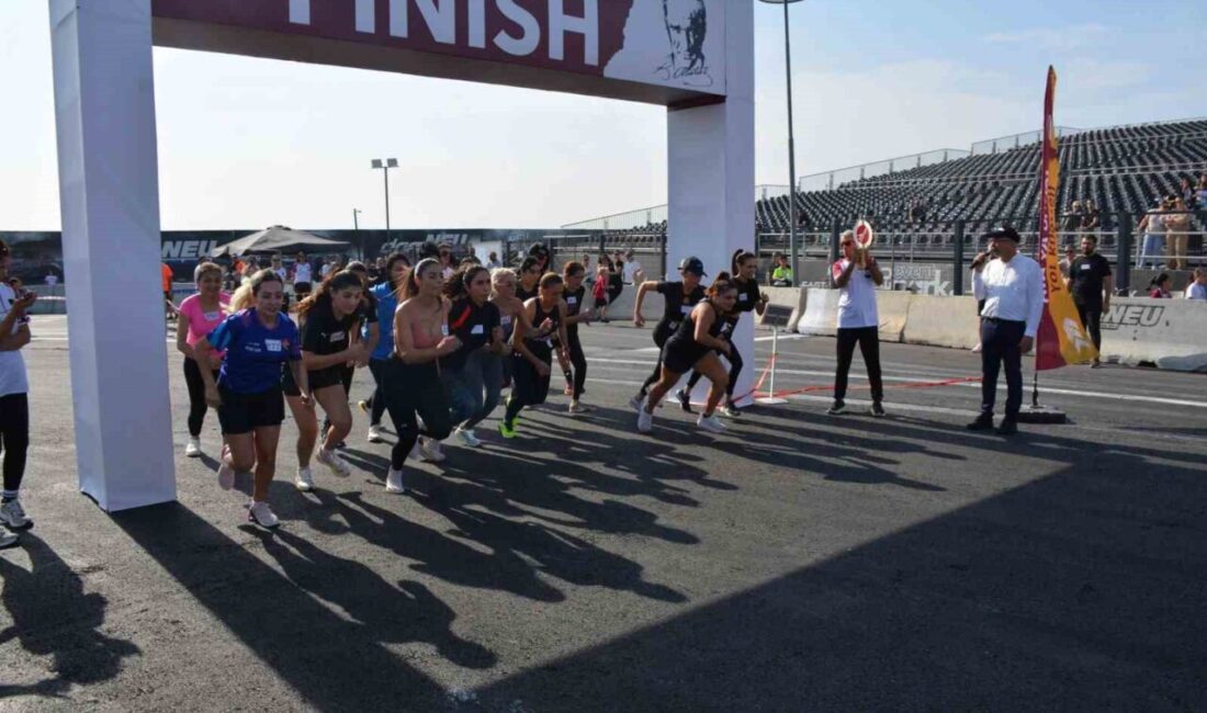 Yakın Doğu Oluşumu Okulları, geleneksel "Ata’ya Saygı Yol Koşusu" ile