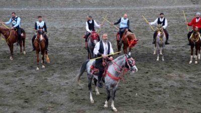 Erzincan'da düzenlenen cirit müsabakaları, Albayrak ve Bayburt Balca Atlı Spor