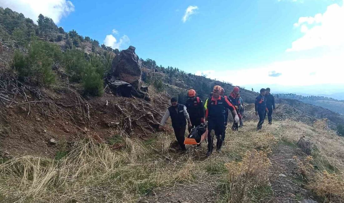 Köyceğiz’de av sırasında fenalaşan vatandaş kayalıklarda hayatını kaybetti Muğla'nın Köyceğiz ilçesinde avlanmaya giden bir kişi, fenalaşarak kayalıklara düştü