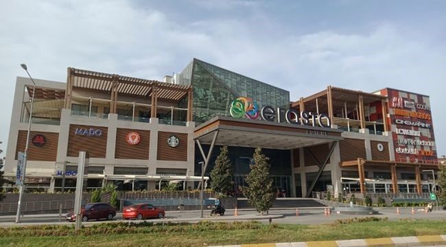 Edirne'deki Erasta Alışveriş Merkezi'nde, kadın tuvaletinde görüntü alınmaya çalışılması paniğe