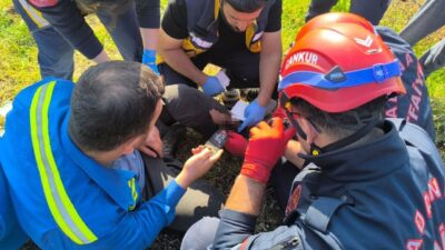 Adana'nın Ceyhan ilçesinde motorlu testereye ayağı sıkışan bir kişi, vatandaşların