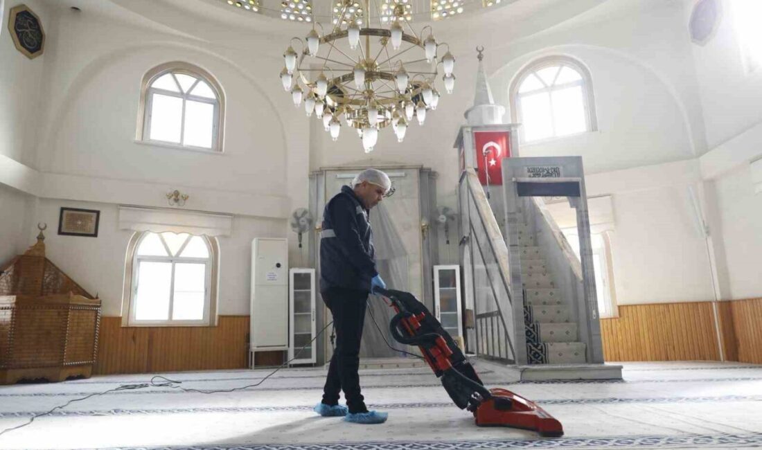Aydın Büyükşehir Belediyesi, İbadet Yerlerinde Temizlik Faaliyetlerini Aralıksız Sürdürüyor Aydın Büyükşehir Belediyesi, kentteki ibadethanelerin temizlik çalışmalarını sürdürüyor. Başkan Özlem