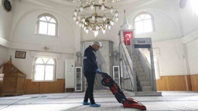 Aydın Büyükşehir Belediyesi, kentteki ibadethanelerin temizlik çalışmalarını sürdürüyor. Başkan Özlem