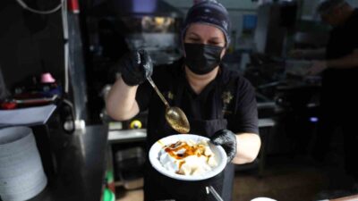 Aydın Büyükşehir Belediyesi'nin işletmesi olan Havuz Kafe, hijyenik ve kaliteli