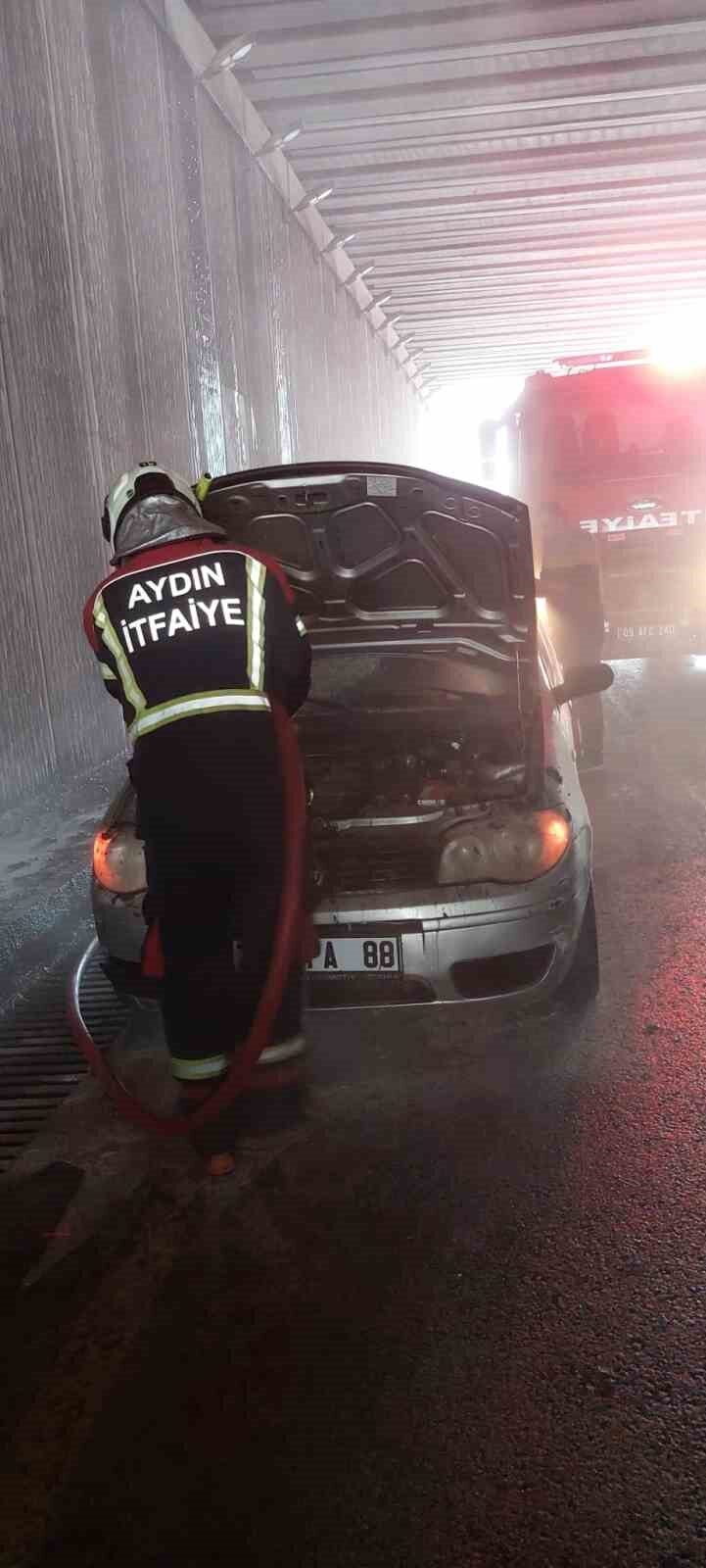 Aydın-Denizli karayolundaki alt geçitte A.T. idaresindeki Fiat marka araçta çıkan