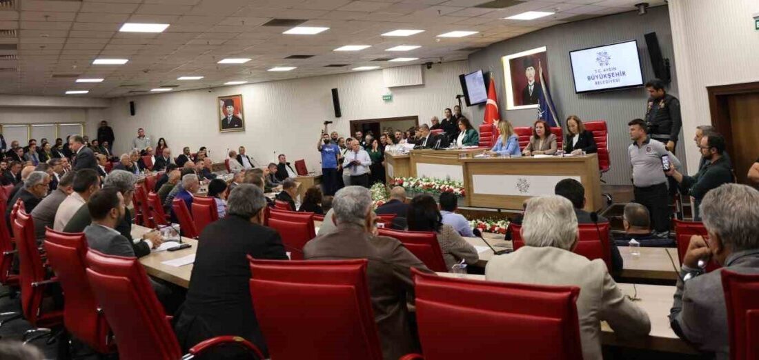 Aydın Büyükşehir Belediye Meclisi, aylar sonra olaysız bir oturum gerçekleştirdi.