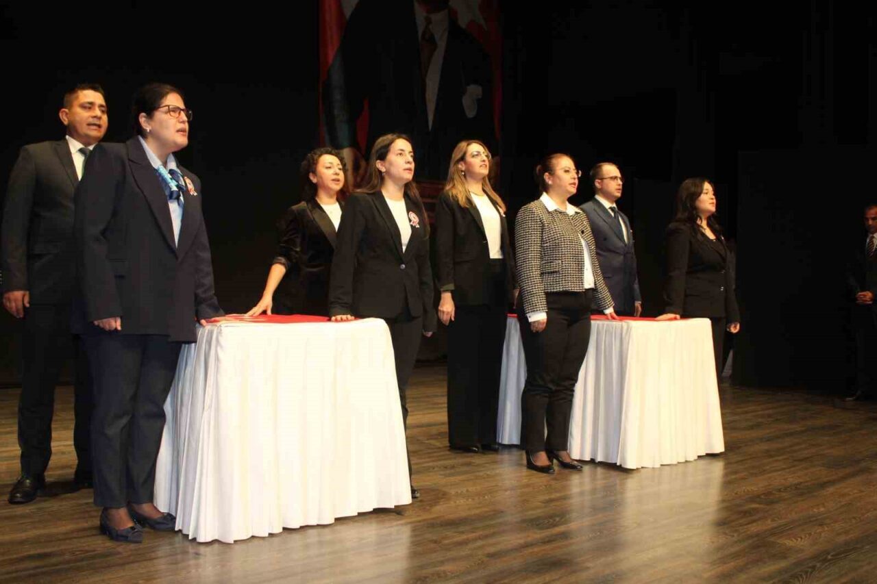 Aydın'da 24 Kasım Öğretmenler Günü kutlamaları kapsamında, yeni göreve başlayan