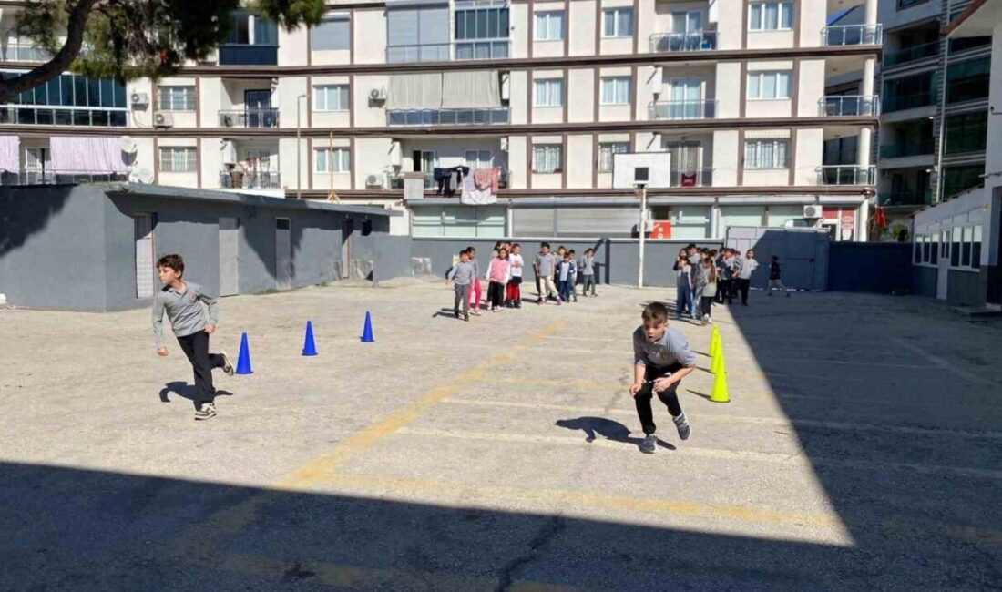 Aydın’daki 4. Sınıf Öğrencileri, “Spora İlk Adım” Projesi ile Spor Alışkanlığı Ediniyor Aydın’da 4. sınıf öğrencilerine yönelik "Spora İlk Adım" projesi, çocuklara