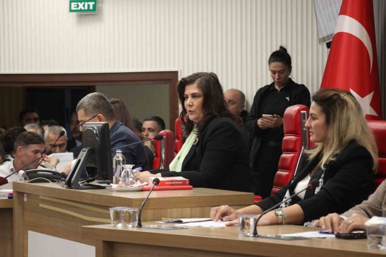 Aydın Büyükşehir Belediye Başkanı Özlem Çerçioğlu, ASKİ Genel Kurulu'nda CHP