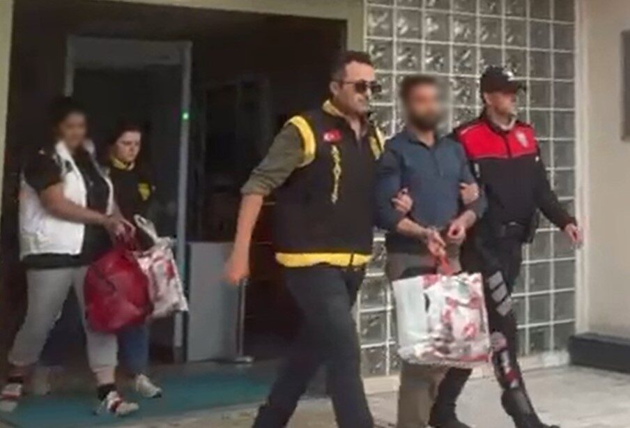 Aydın İl Emniyet Müdürlüğü, firari iki suçluyu yakaladı. E.Ü. ve