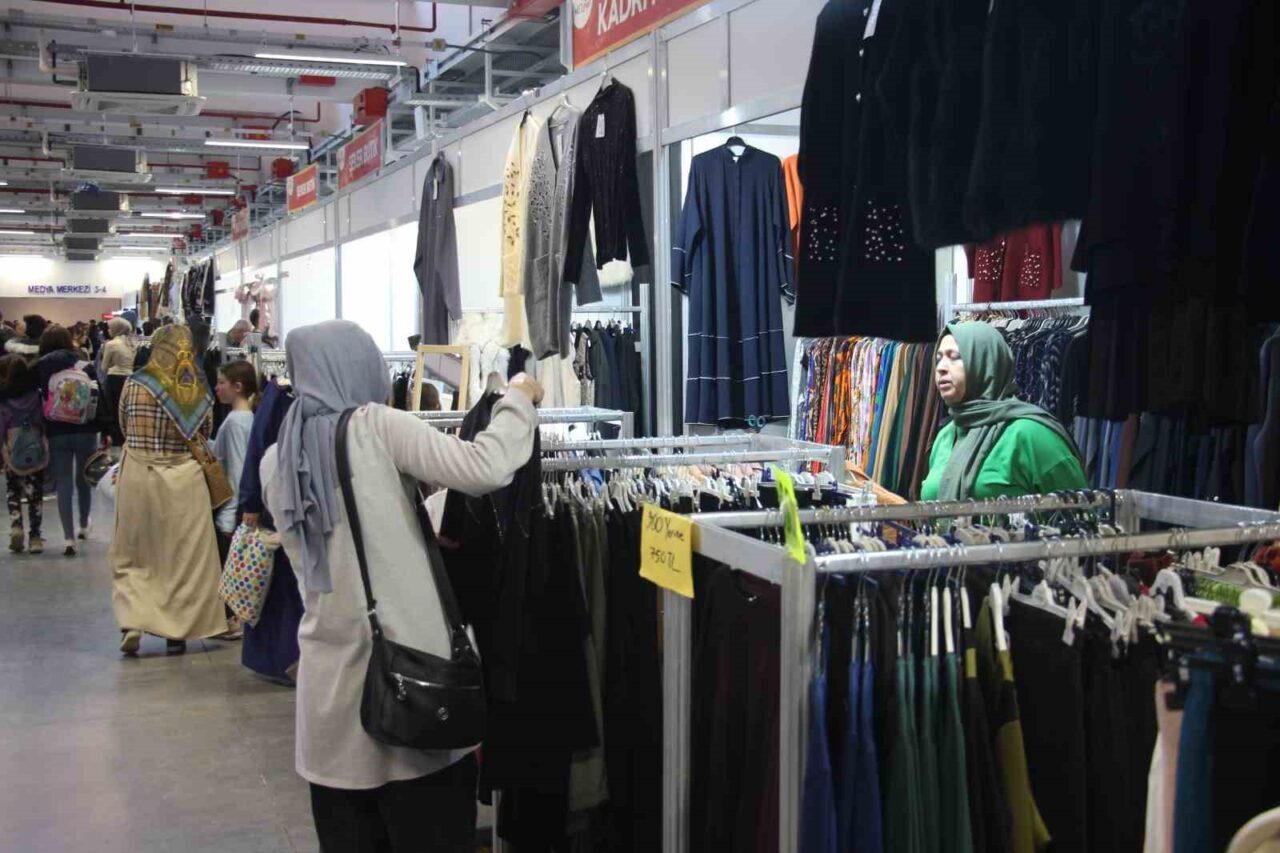 Aydın'da 11 Kasım'da başlayan giyim festivali, tesettür giyim dahil 50'den