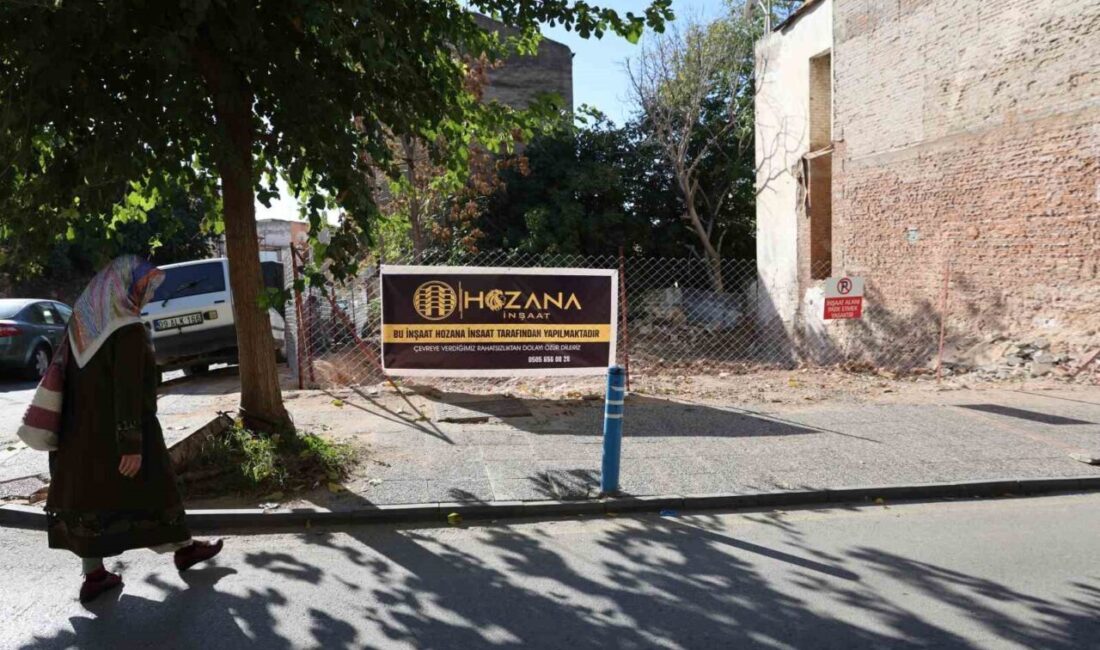 Aydın'ın Veysipaşa Mahallesi'nde, tarihi camilerin arasında bir kilise yapılacağı iddiaları