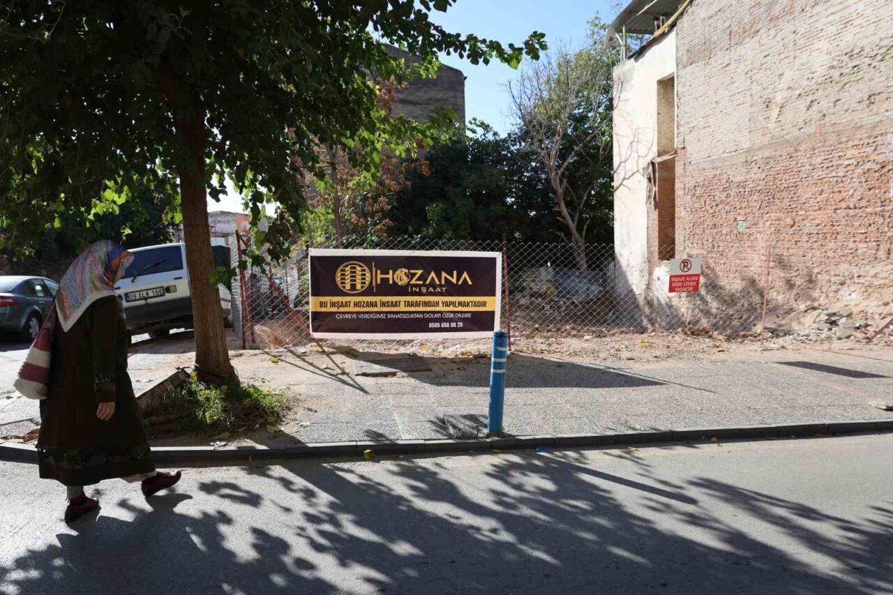 Aydın'ın Veysipaşa Mahallesi'nde, tarihi camilerin arasında bir kilise yapılacağı iddiaları