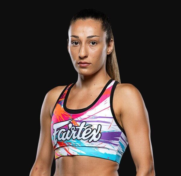 Yunanistan'da düzenlenen Avrupa Muaythai Şampiyonası'nda Nefise Delikurt, 54 kiloda finale