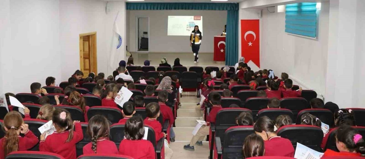 Bayburt’ta ‘Sağlıklı Çocuk Sağlıklı Gelecek’ Projesi Kapsamında Aydıntepe Okullarında Eğitimler Başladı