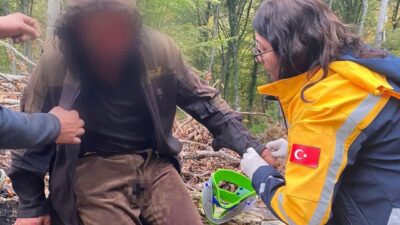 Kastamonu'nun Abana ilçesinde ormanda bir ayıyla karşılaşan bir vatandaş yaralandı.