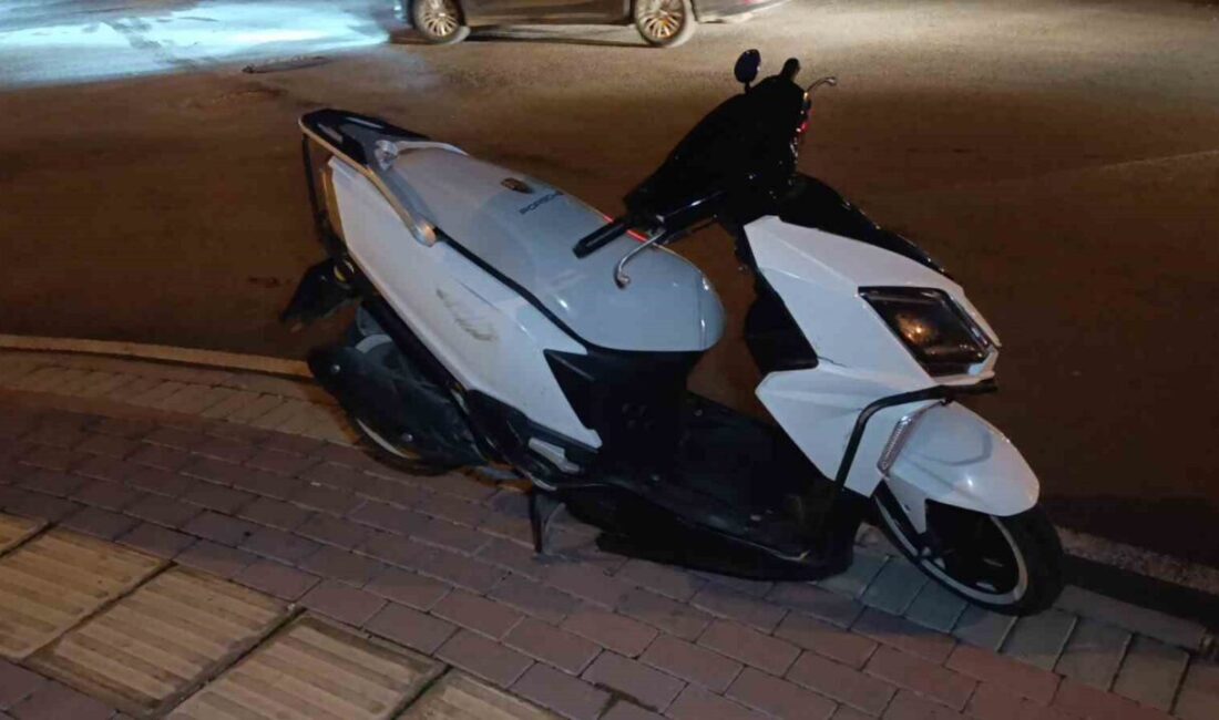 Manavgat ilçesinde 24 saat arayla gerçekleşen iki trafik kazasında toplamda