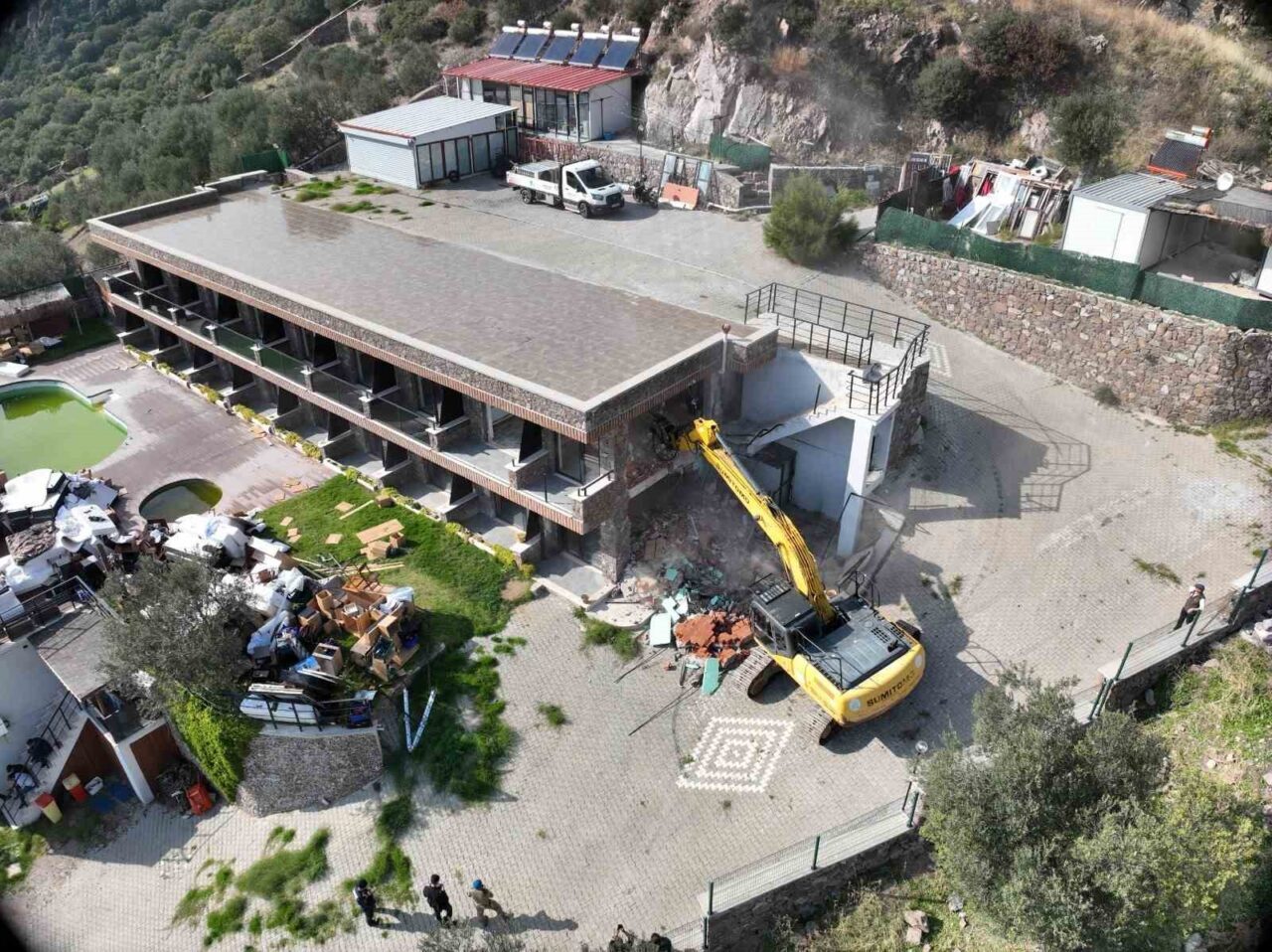 Çanakkale'nin Ayvacık ilçesinde, İl Özel İdaresi Yapı Kontrol Müdürlüğü tarafından