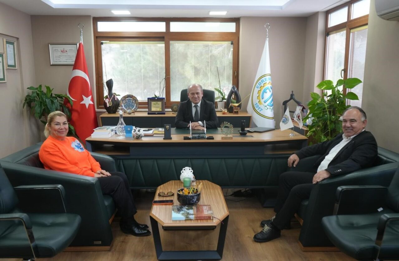 Ayvalık Ticaret Odası Başkanı Ali Uçar ve eşi Emel Uçar,