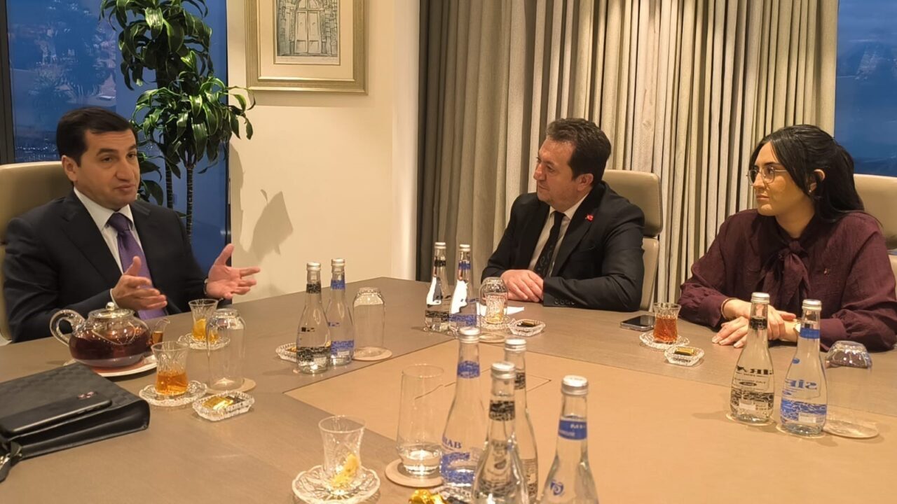 Azerbaycan Cumhurbaşkanı Yardımcısı Hikmet Hacıyev, Bakü'de Kars, Erzurum ve Iğdırlı