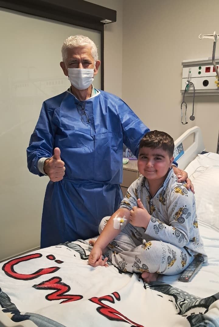 Azerbaycan'dan Türkiye'ye gelen 8 yaşındaki Umud Shahbazov, başarılı bir kemik