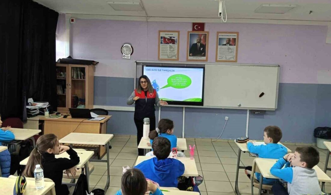 Kırklareli'nin Babaeski ilçesinde ilkokul öğrencilerine su verimliliği, gıda israfı ve