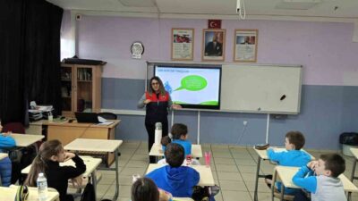 Kırklareli'nin Babaeski ilçesinde ilkokul öğrencilerine su verimliliği, gıda israfı ve