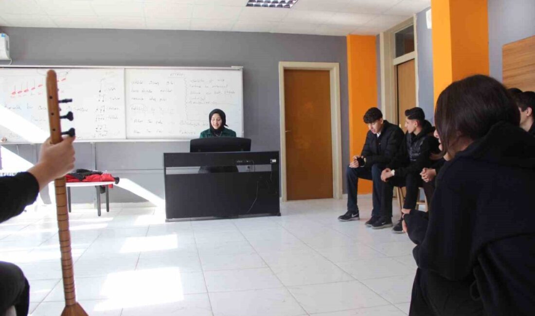 Cizre’de Öğrencilerinin Hayallerini Gerçekleştiren Arapça Öğretmeni Şevval Nuri Özdek’in Duygulandıran Hikayesi Cizre'deki Yusuf Cezeri İmam Hatip Anadolu Lisesi'nde Arapça öğretmeni olan