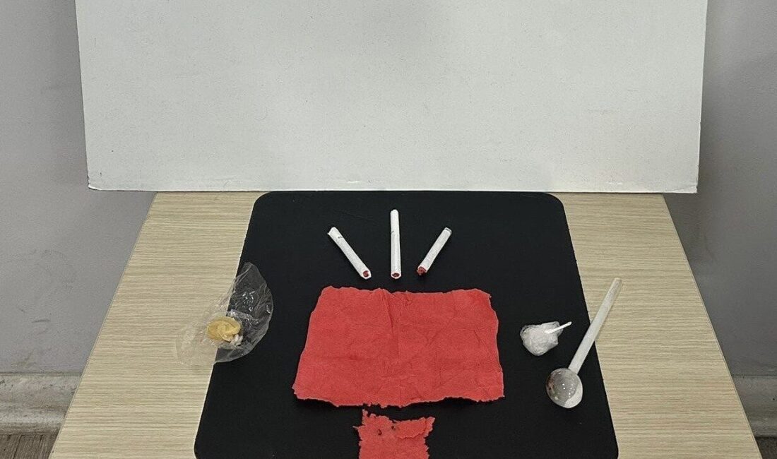 Bafra’da Narkotik Ekiplerinin Operasyonu: İki Şüpheli Uyuşturucuyla Yakalandı Samsun'un Bafra ilçesinde narkotik ekipleri, F.A. (45) ve A.M. (24)