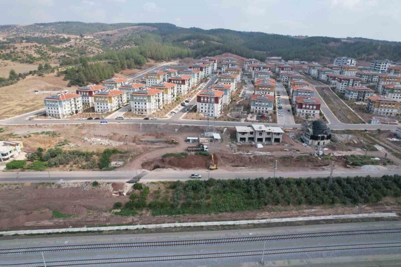 Osmaniye'de depremlerden etkilenen bölgede "Murat Kurum Bey Mahallesi" adıyla yeni