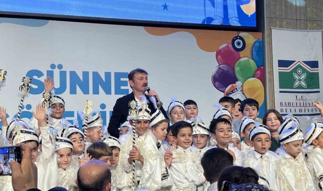 Bahçelievler’de Geleneksel Sünnet Şöleni Renkli Görüntülere Sahne Oldu Bahçelievler Belediyesi'nin düzenlediği Sünnet Şöleni, Bahçelievler Kongre Merkezi'nde yapıldı. 500