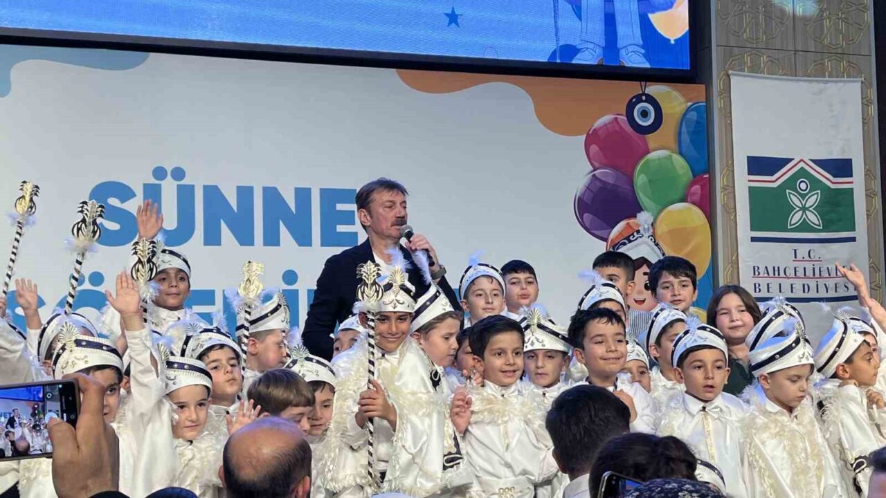 Bahçelievler Belediyesi'nin düzenlediği Sünnet Şöleni, Bahçelievler Kongre Merkezi'nde yapıldı. 500