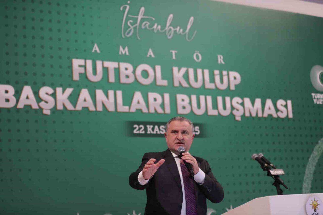 Gençlik ve Spor Bakanı Osman Aşkın Bak, İstanbul'daki amatör futbol