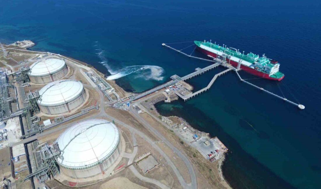 Bakan Bayraktar: Türkiye, Doğal Gaz İhtiyacının Yüzde 50’sini LNG ile Karşılayabiliyor Enerji ve Tabii Kaynaklar Bakanı Alparslan Bayraktar, Türkiye'nin günlük LNG