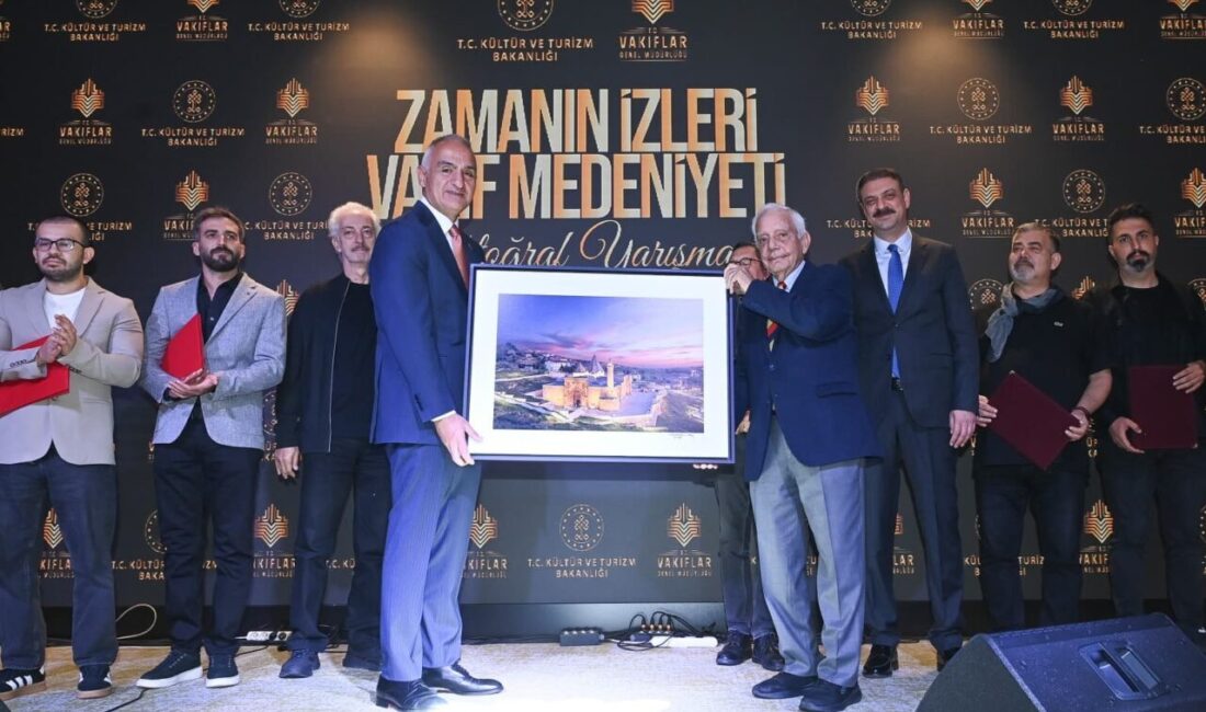 Ayasofya’da Kapsamlı Restorasyon Sürecinin Başlatıldığı Açıklandı Kültür ve Turizm Bakanı Mehmet Nuri Ersoy, Ayasofya'da Mimar Sinan'dan