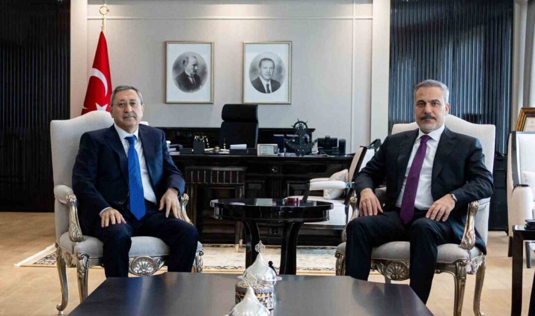 Dışişleri Bakanı Hakan Fidan, Azerbaycan Cumhurbaşkanı’nın özel temsilcisi Halef Halefov ile bir araya geldi. Dışişleri Bakanı Hakan Fidan, Ankara'da Azerbaycan Cumhurbaşkanının Özel Görevler Temsilcisi