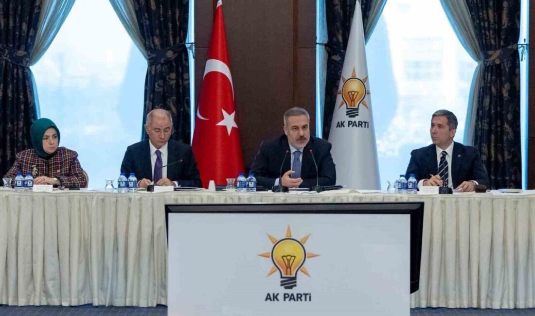 Dışişleri Bakanı Hakan Fidan, Marmara Bölgesi Milletvekilleri için gerçekleştirilen istişare toplantısında yer aldı. Dışişleri Bakanı Hakan Fidan, AK Parti Dış İlişkiler Başkanlığı'nın Marmara