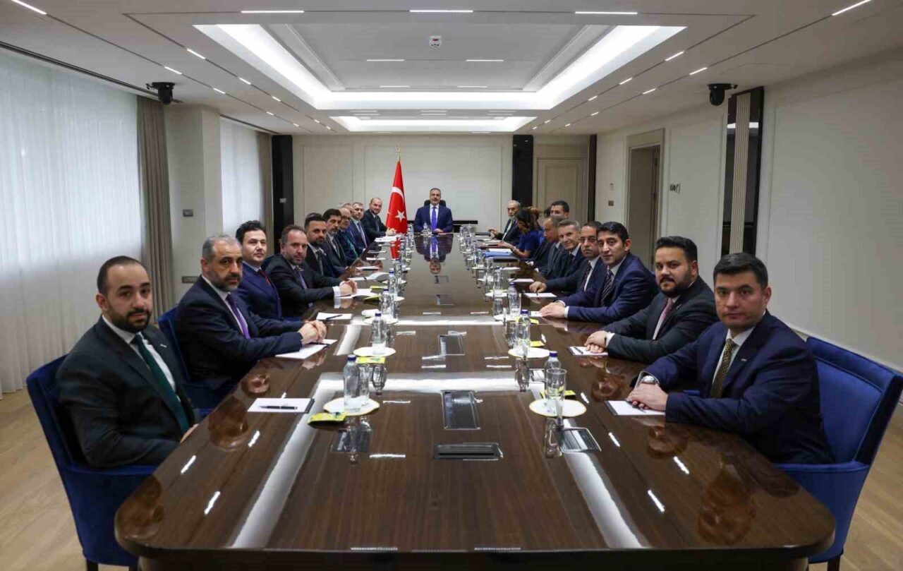 Dışişleri Bakanı Hakan Fidan, MÜSİAD Genel Başkanı Burhan Özdemir ile