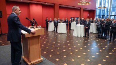 Dışişleri Bakanı Hakan Fidan, Almanya'daki resmi ziyaretinde Berlin Büyükelçiliği'nde Türk