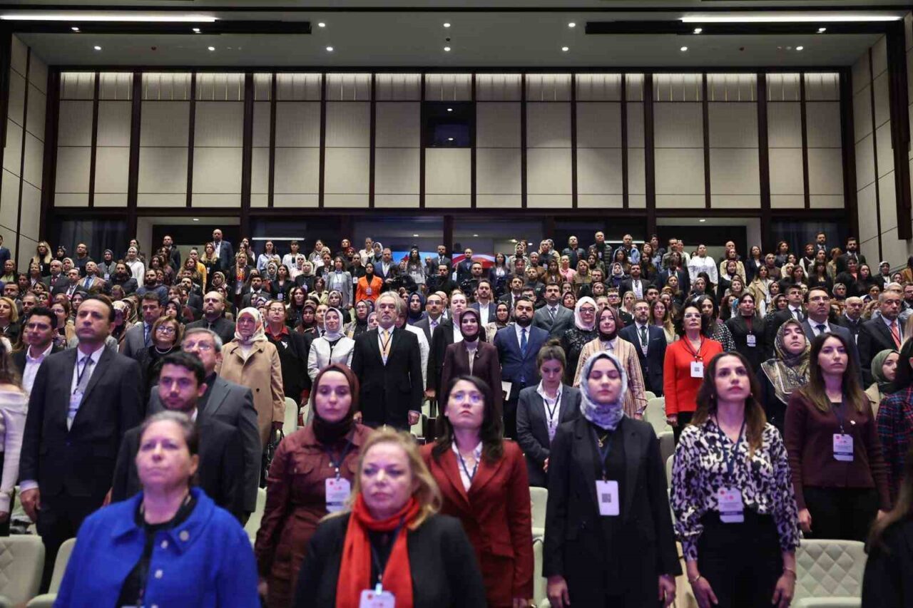 Aile ve Sosyal Hizmetler Bakanı Mahinur Özdemir Göktaş, aileyi korumanın