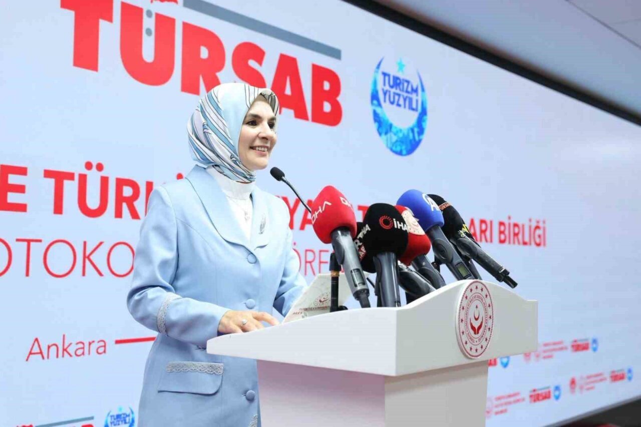 Aile ve Sosyal Hizmetler Bakanı Mahinur Özdemir Göktaş, turizm sektöründe