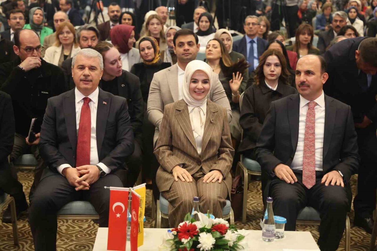 Aile ve Sosyal Hizmetler Bakanı Mahinur Özdemir Göktaş, demografik değişimlerin