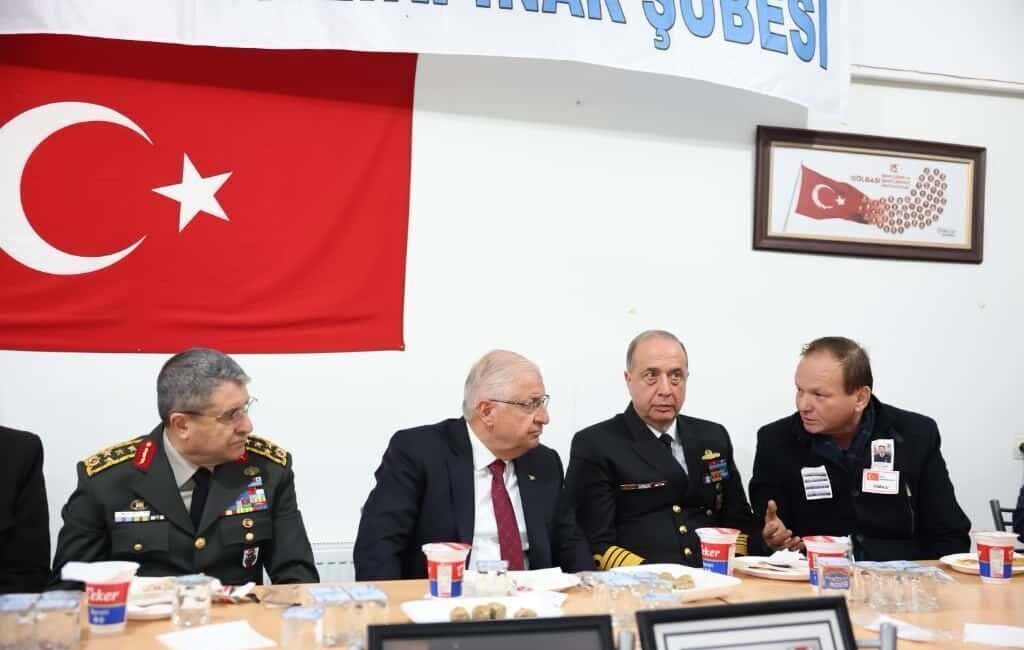 Milli Savunma Bakanı Güler, Uçak Kazasında Şehit Olan Askerlerin Ailelerine Taziye Ziyaretinde Bulundu Milli Savunma Bakanı Yaşar Güler, askeri kargo uçağındaki kaza sonrası