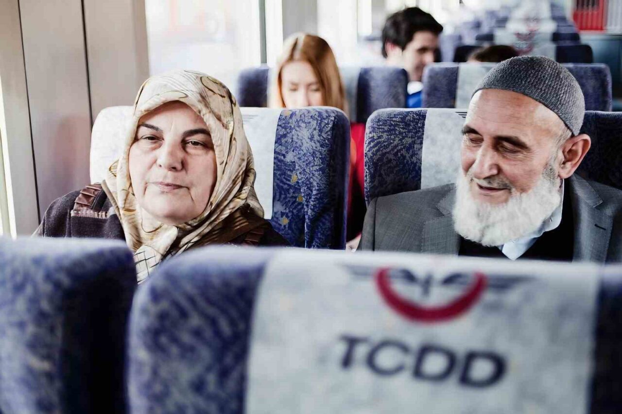 Ulaştırma ve Altyapı Bakanı Abdulkadir Uraloğlu, Aile Yılı kapsamında 933