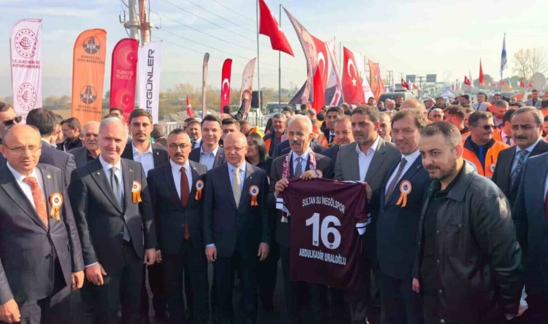 Bursa'nın İnegöl ilçesinde kazaların sık yaşandığı Ağaç İşleri Kavşağı'na inşa