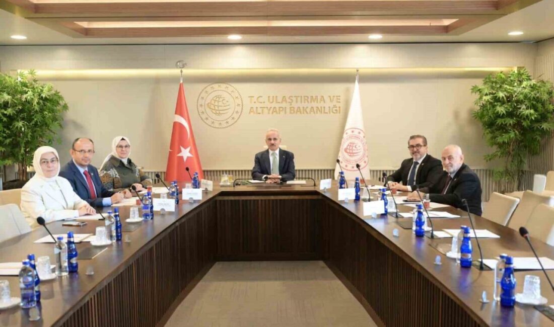 Ulaştırma ve Altyapı Bakanı Abdulkadir Uraloğlu, TBMM Çocuk Hakları Alt